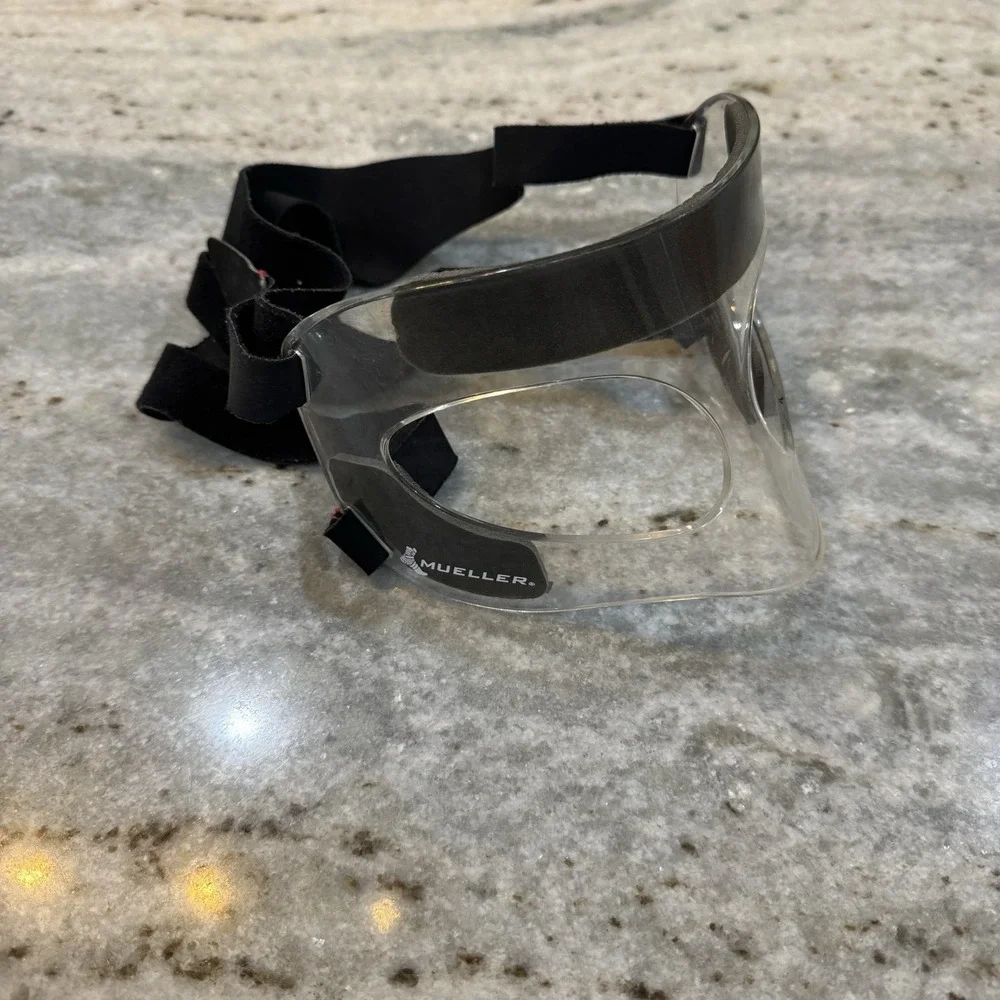 MUELLER Sports Medicine Adjustable Clear Face Guard Mask for Men & Women